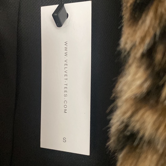 Velvet by Graham and Spenser leopard fur jacket - Picture 3 of 6